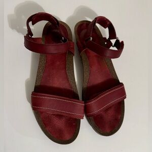 Teva Ysidro Stitch Red Burgundy Flat Leather Sandals Size:11